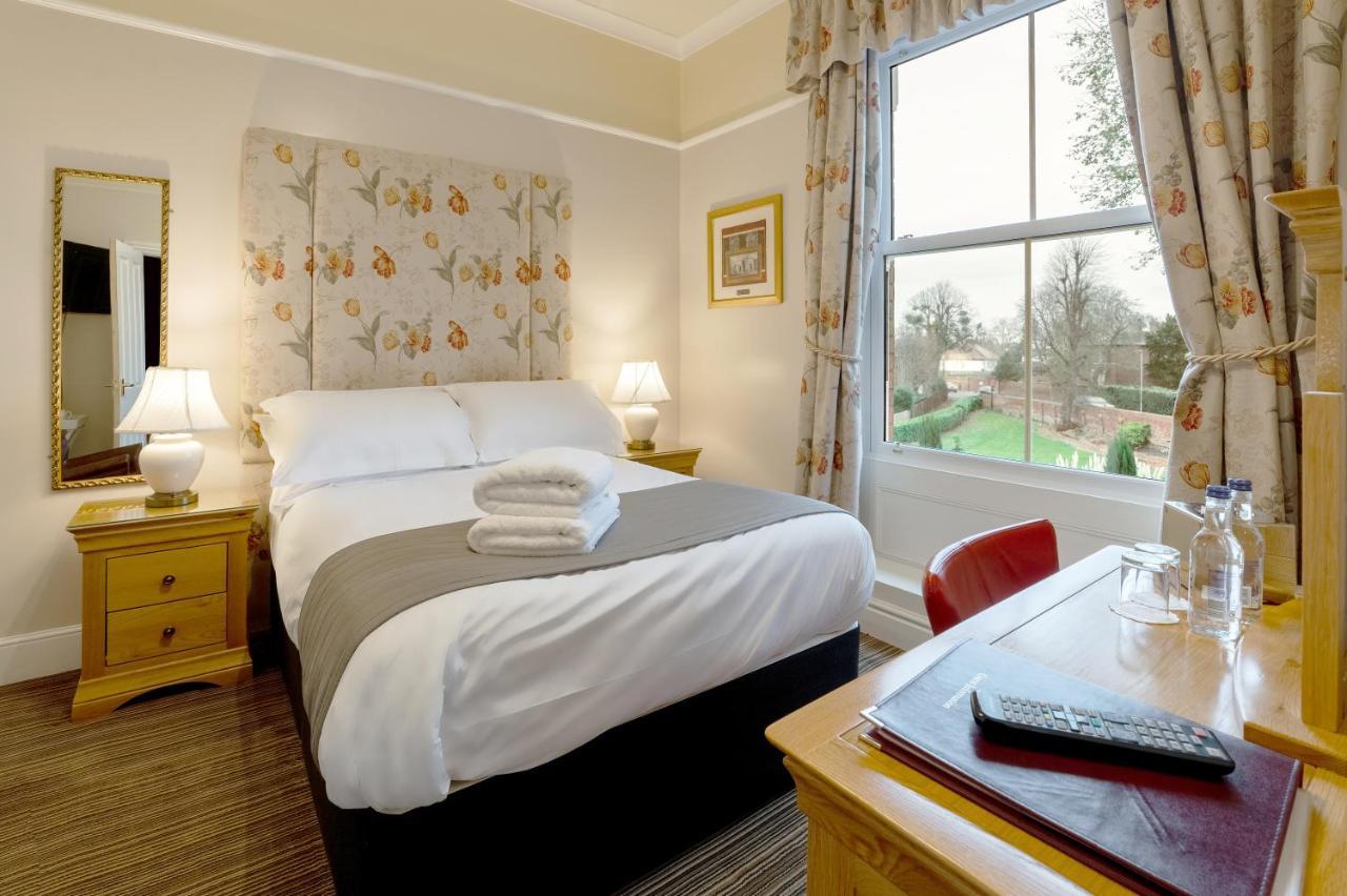 Charades Guest House Hereford Exterior foto